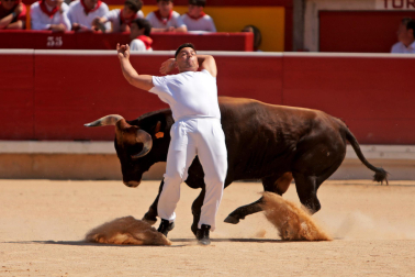 Los niños pudieron disfrutar de la primera jornada de los 'Toros en familia' en la plaza de toros de Pamplona este jueves, 9 de julio