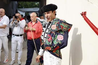 Fotos de la tercera corrida de la Feria del Toro 2026 con toros de Victoriano del Río para los diestros Alejandro Talavante, Roca Rey y David de Miranda