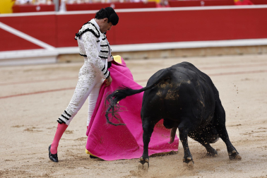 Fotos de la tercera corrida de la Feria del Toro 2026 con toros de Victoriano del Río para los diestros Alejandro Talavante, Roca Rey y David de Miranda