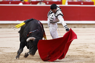 Fotos de la tercera corrida de la Feria del Toro 2026 con toros de Victoriano del Río para los diestros Alejandro Talavante, Roca Rey y David de Miranda