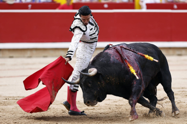 Fotos de la tercera corrida de la Feria del Toro 2026 con toros de Victoriano del Río para los diestros Alejandro Talavante, Roca Rey y David de Miranda
