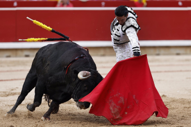 Fotos de la tercera corrida de la Feria del Toro 2026 con toros de Victoriano del Río para los diestros Alejandro Talavante, Roca Rey y David de Miranda