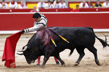 Fotos de la tercera corrida de la Feria del Toro 2026 con toros de Victoriano del Río para los diestros Alejandro Talavante, Roca Rey y David de Miranda