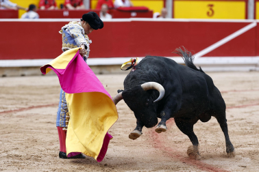 Fotos de la tercera corrida de la Feria del Toro 2026 con toros de Victoriano del Río para los diestros Alejandro Talavante, Roca Rey y David de Miranda
