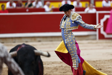 Fotos de la tercera corrida de la Feria del Toro 2026 con toros de Victoriano del Río para los diestros Alejandro Talavante, Roca Rey y David de Miranda