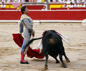Fotos de la tercera corrida de la Feria del Toro 2026 con toros de Victoriano del Río para los diestros Alejandro Talavante, Roca Rey y David de Miranda