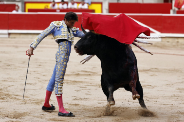 Fotos de la tercera corrida de la Feria del Toro 2026 con toros de Victoriano del Río para los diestros Alejandro Talavante, Roca Rey y David de Miranda