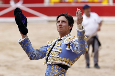 Fotos de la tercera corrida de la Feria del Toro 2026 con toros de Victoriano del Río para los diestros Alejandro Talavante, Roca Rey y David de Miranda