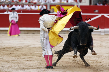 Fotos de la tercera corrida de la Feria del Toro 2026 con toros de Victoriano del Río para los diestros Alejandro Talavante, Roca Rey y David de Miranda