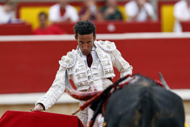 Fotos de la tercera corrida de la Feria del Toro 2026 con toros de Victoriano del Río para los diestros Alejandro Talavante, Roca Rey y David de Miranda