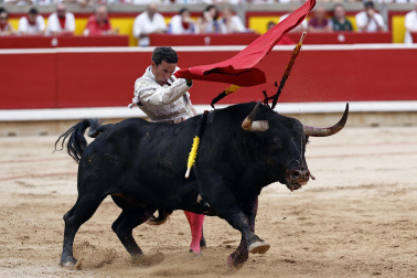 Fotos de la tercera corrida de la Feria del Toro 2026 con toros de Victoriano del Río para los diestros Alejandro Talavante, Roca Rey y David de Miranda