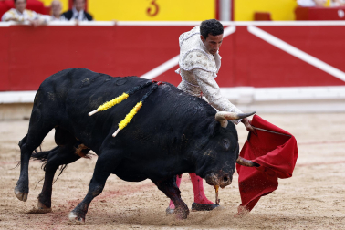 Fotos de la tercera corrida de la Feria del Toro 2026 con toros de Victoriano del Río para los diestros Alejandro Talavante, Roca Rey y David de Miranda