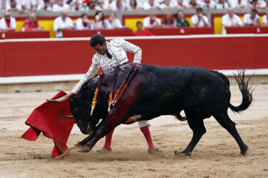 Fotos de la tercera corrida de la Feria del Toro 2026 con toros de Victoriano del Río para los diestros Alejandro Talavante, Roca Rey y David de Miranda
