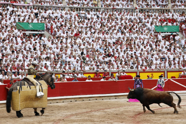 Fotos de la tercera corrida de la Feria del Toro 2026 con toros de Victoriano del Río para los diestros Alejandro Talavante, Roca Rey y David de Miranda