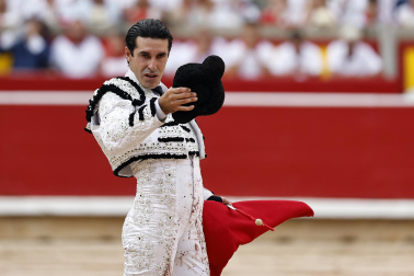 Fotos de la tercera corrida de la Feria del Toro 2026 con toros de Victoriano del Río para los diestros Alejandro Talavante, Roca Rey y David de Miranda