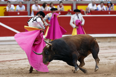 Fotos de la tercera corrida de la Feria del Toro 2026 con toros de Victoriano del Río para los diestros Alejandro Talavante, Roca Rey y David de Miranda
