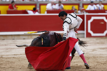 Fotos de la tercera corrida de la Feria del Toro 2026 con toros de Victoriano del Río para los diestros Alejandro Talavante, Roca Rey y David de Miranda