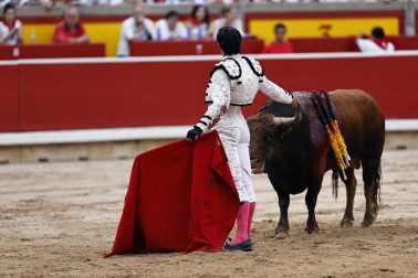 Fotos de la tercera corrida de la Feria del Toro 2026 con toros de Victoriano del Río para los diestros Alejandro Talavante, Roca Rey y David de Miranda