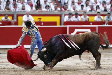 Fotos de la tercera corrida de la Feria del Toro 2026 con toros de Victoriano del Río para los diestros Alejandro Talavante, Roca Rey y David de Miranda