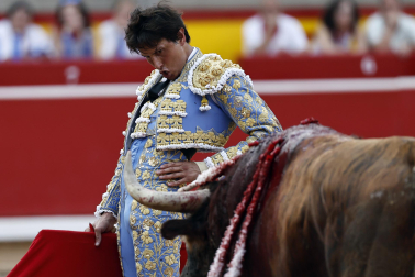 Fotos de la tercera corrida de la Feria del Toro 2026 con toros de Victoriano del Río para los diestros Alejandro Talavante, Roca Rey y David de Miranda