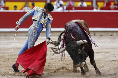 Fotos de la tercera corrida de la Feria del Toro 2026 con toros de Victoriano del Río para los diestros Alejandro Talavante, Roca Rey y David de Miranda