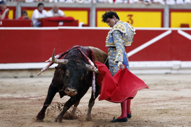 Fotos de la tercera corrida de la Feria del Toro 2026 con toros de Victoriano del Río para los diestros Alejandro Talavante, Roca Rey y David de Miranda