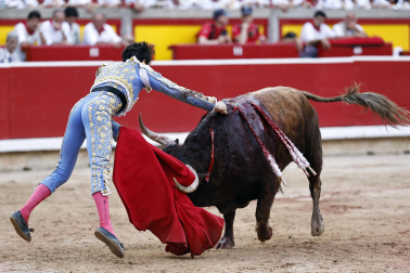 Fotos de la tercera corrida de la Feria del Toro 2026 con toros de Victoriano del Río para los diestros Alejandro Talavante, Roca Rey y David de Miranda