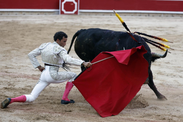Fotos de la tercera corrida de la Feria del Toro 2026 con toros de Victoriano del Río para los diestros Alejandro Talavante, Roca Rey y David de Miranda
