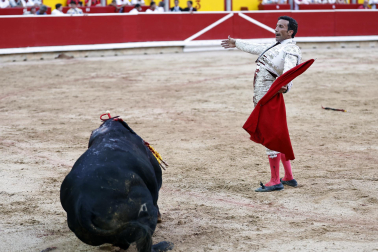 Fotos de la tercera corrida de la Feria del Toro 2026 con toros de Victoriano del Río para los diestros Alejandro Talavante, Roca Rey y David de Miranda