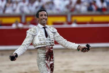 Fotos de la tercera corrida de la Feria del Toro 2026 con toros de Victoriano del Río para los diestros Alejandro Talavante, Roca Rey y David de Miranda