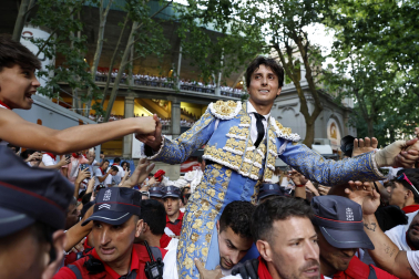 Fotos de la tercera corrida de la Feria del Toro 2026 con toros de Victoriano del Río para los diestros Alejandro Talavante, Roca Rey y David de Miranda
