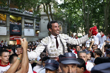 Fotos de la tercera corrida de la Feria del Toro 2026 con toros de Victoriano del Río para los diestros Alejandro Talavante, Roca Rey y David de Miranda