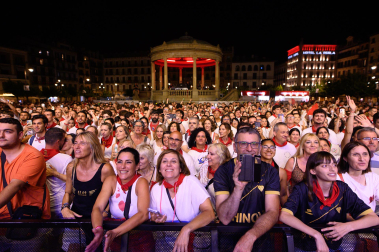 Fotos del concierto de Shinova en la plaza del Castillo