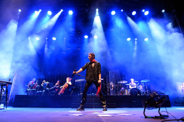 Fotos del concierto de Shinova en la plaza del Castillo