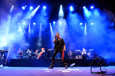 Fotos del concierto de Shinova en la plaza del Castillo