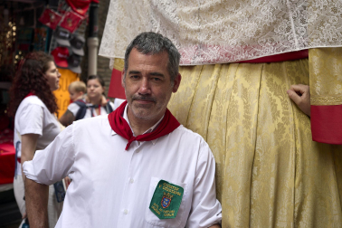 Foto de la salida de la Comparsa de Gigantes y Cabezudos este 10 de julio de San Fermín 2026.