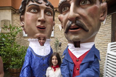 Foto de la salida de la Comparsa de Gigantes y Cabezudos este 10 de julio de San Fermín 2026.