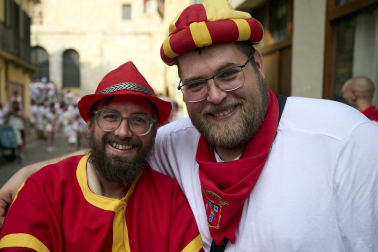 Foto de la salida de la Comparsa de Gigantes y Cabezudos este 10 de julio de San Fermín 2026.