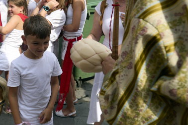 Foto de la salida de la Comparsa de Gigantes y Cabezudos este 10 de julio de San Fermín 2026.