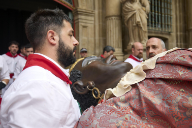 Foto de la salida de la Comparsa de Gigantes y Cabezudos este 10 de julio de San Fermín 2026.