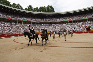 Morante de la Puebla, Pablo Aguado y Borja Jiménez se enfrentaron a los toros de Álvaro Núñez en la cuarta corrida de la Feria del Toro 2026