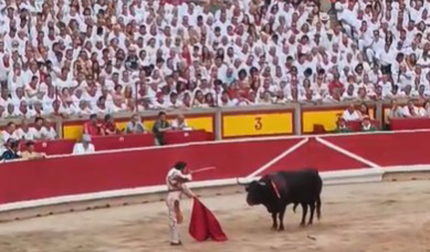 Falla Morante con la tizona