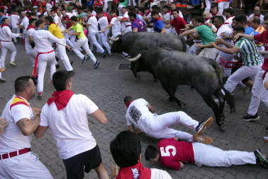Fotos del quinto encierro de San Fermín 2026 en Pamplona