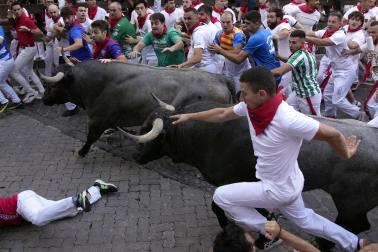 Fotos del quinto encierro de San Fermín 2026 en Pamplona