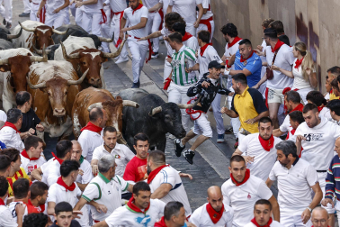 Fotos del quinto encierro de San Fermín 2026 en Pamplona