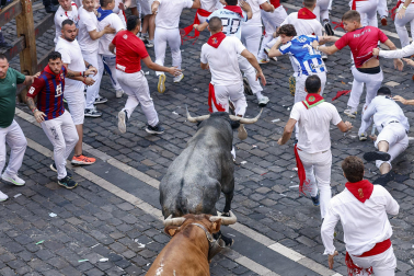 Fotos del quinto encierro de San Fermín 2026 en Pamplona