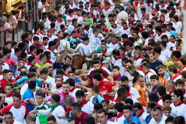 Fotos del quinto encierro de San Fermín 2026 en Pamplona