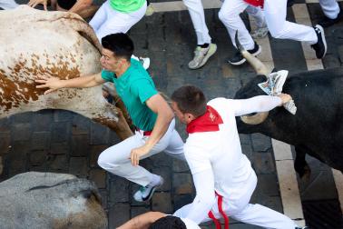 Fotos del quinto encierro de San Fermín 2026 en Pamplona