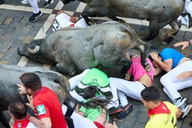 Fotos del quinto encierro de San Fermín 2026 en Pamplona