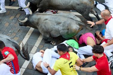 Fotos del quinto encierro de San Fermín 2026 en Pamplona